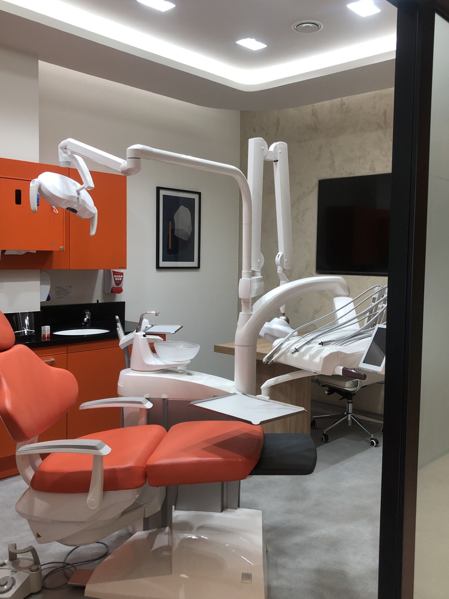 How to Maintain Optimal Oral Health Between Dental Visits in Bromley